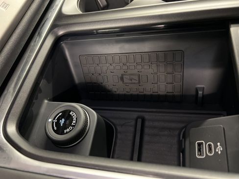 New 2025 Ford Expedition Active image 16