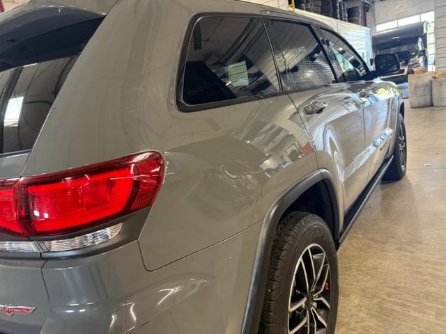 Used 2020 Jeep Grand Cherokee Trailhawk w/ Trailhawk Luxury Group AWD/4WD image 22