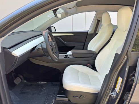 Used 2023 Tesla Model Y Long Range image 17