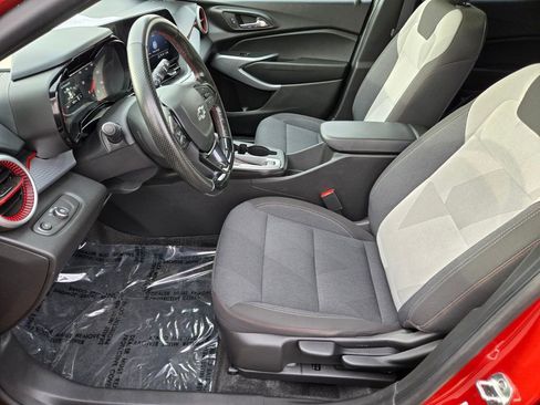 Used 2024 Chevrolet Trax RS w/ Driver Confidence Package image 10