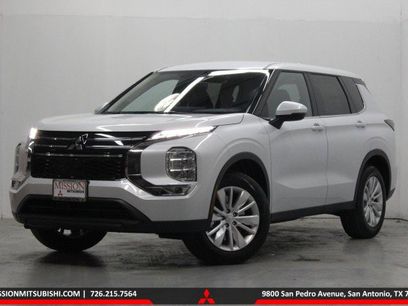 New 2026 Mitsubishi Outlander ES
