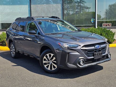 Used 2023 Subaru Outback Premium AWD/4WD image 1
