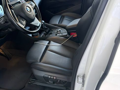 Used 2019 BMW X1 xDrive28i w/ Convenience Package AWD/4WD image 3