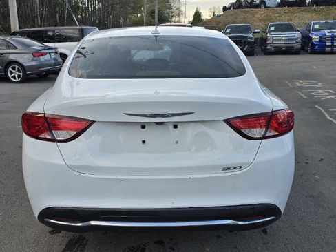 Used 2017 Chrysler 200 Limited Platinum w/ Comfort & Convenience Group image 8