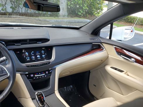 Used 2019 Cadillac XT5 Luxury image 20