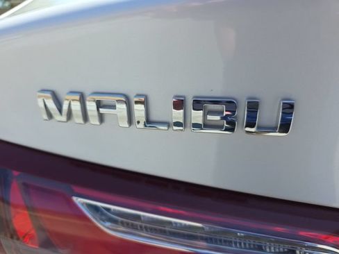 Used 2019 Chevrolet Malibu LT w/ Leather Package FWD image 30