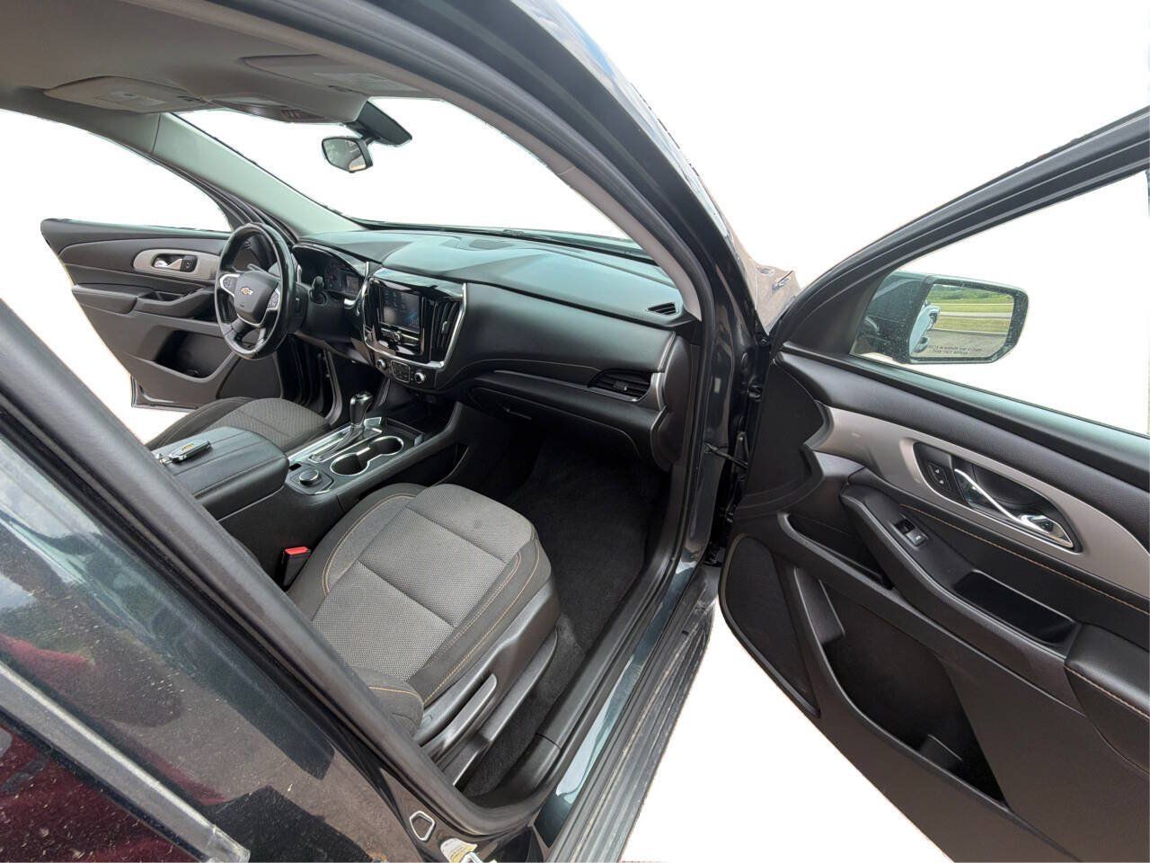 Used 2018 Chevrolet Traverse LT w/ LPO, 'HIT The Road' Package FWD image 37