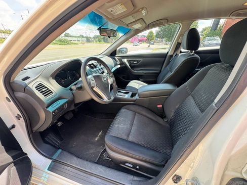 Used 2016 Nissan Altima 2.5 S w/ Power Driver Seat Package FWD image 9