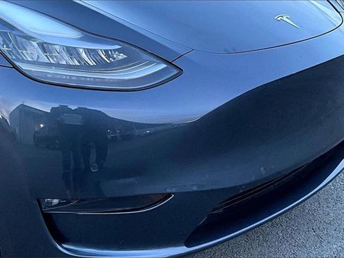 Used 2021 Tesla Model Y Long Range image 31