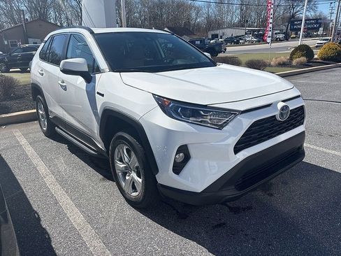 Used 2021 Toyota RAV4 XLE w/ Convenience Package AWD/4WD image 2