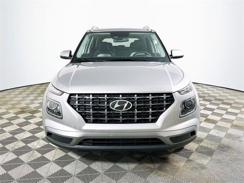 Used 2023 Hyundai Venue SEL w/ Cargo Package image 8
