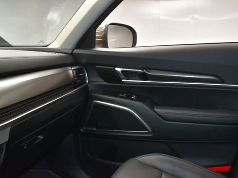 Used 2025 Kia Telluride S image 23