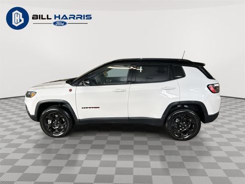 Used 2023 Jeep Compass Trailhawk w/ Trailhawk Convenience Group image 8
