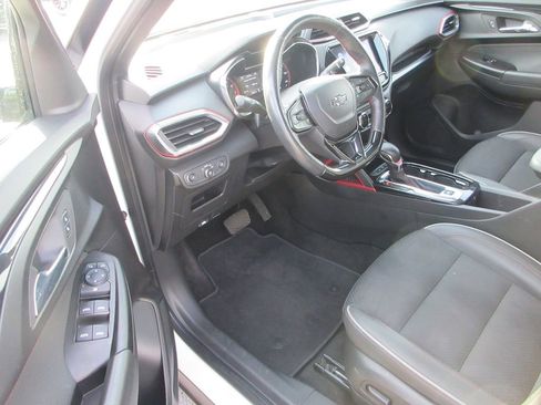 Used 2023 Chevrolet TrailBlazer RS w/ Convenience Package image 13
