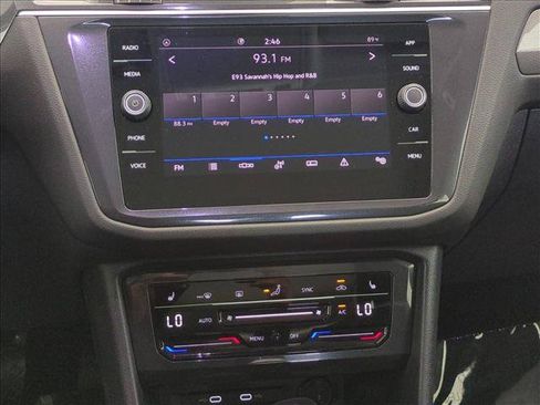 Used 2023 Volkswagen Tiguan SE w/ Panoramic Sunroof Package FWD image 14