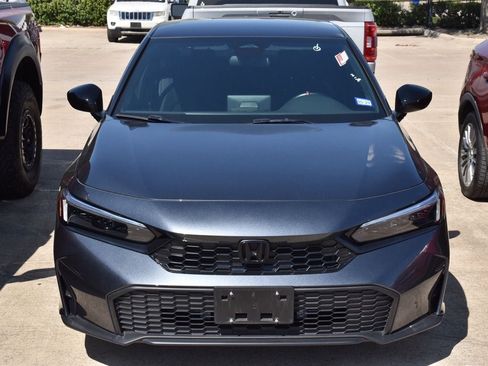 Used 2025 Honda Civic Sport image 3