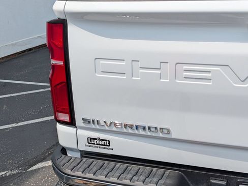 Used 2025 Chevrolet Silverado 2500 LTZ w/ LTZ Convenience Package AWD/4WD image 6