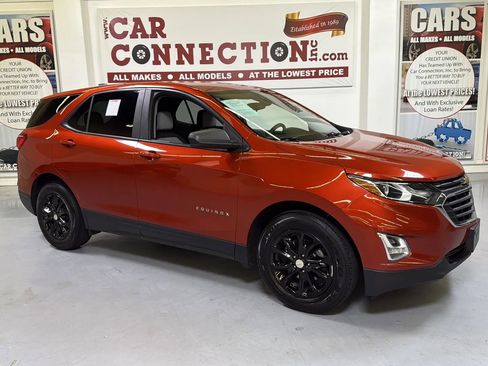 Used 2020 Chevrolet Equinox LS w/ LS Convenience Package image 8