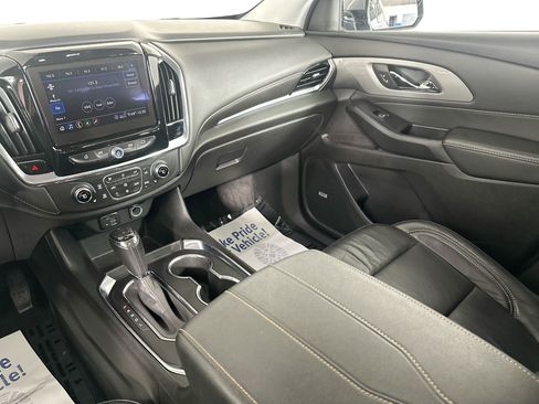 Used 2020 Chevrolet Traverse LT w/ LT Premium Package AWD/4WD image 24
