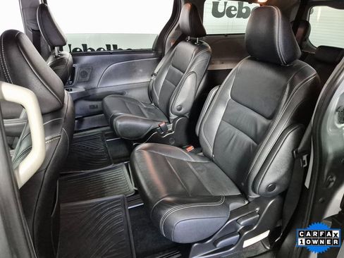 Used 2019 Toyota Sienna SE image 23