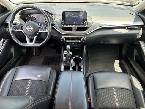 Used 2024 Nissan Altima 2.5 SR FWD image 8