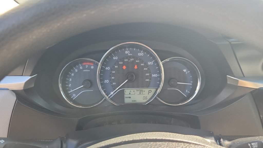 Used 2014 Toyota Corolla LE FWD image 20