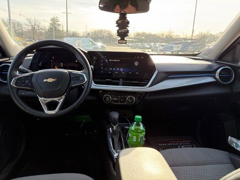 Used 2024 Chevrolet Trax LT w/ Driver Confidence Package image 10