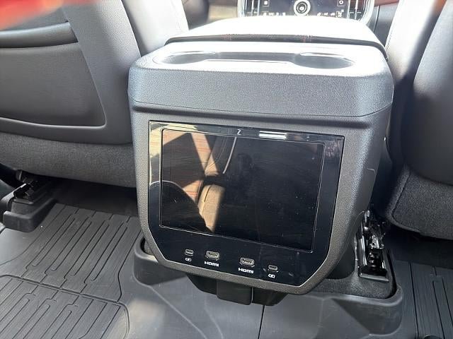 Used 2025 GMC Yukon AT4 Ultimate w/ LPO, Illumination Package AWD/4WD image 21
