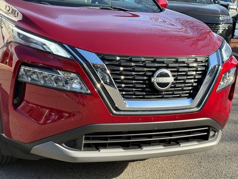 Used 2023 Nissan Rogue SV image 8