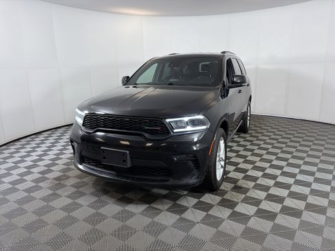Used 2023 Dodge Durango GT image 2