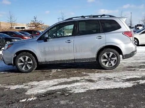 Used 2018 Subaru Forester 2.5i Premium image 3