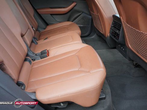 Used 2019 Audi Q8 Premium Plus w/ Premium Plus AWD/4WD image 38
