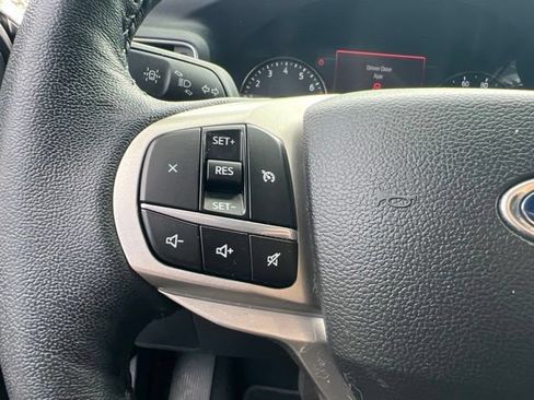 Used 2022 Ford Explorer XLT w/ Equipment Group 202A AWD/4WD image 14