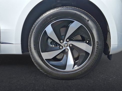 Used 2025 Jaguar F-PACE R-Dynamic S image 27