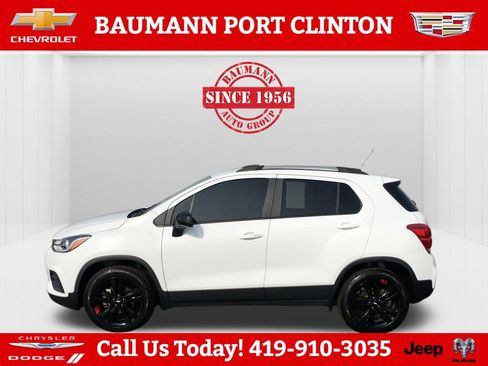 Used 2022 Chevrolet Trax LT w/ Redline Edition image 9