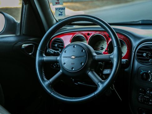 Used 2003 Chrysler PT Cruiser Limited image 24