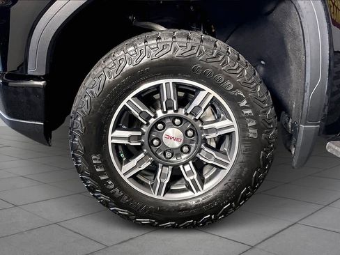 Certified 2024 GMC Sierra 1500 AT4 w/ Technology Package image 10