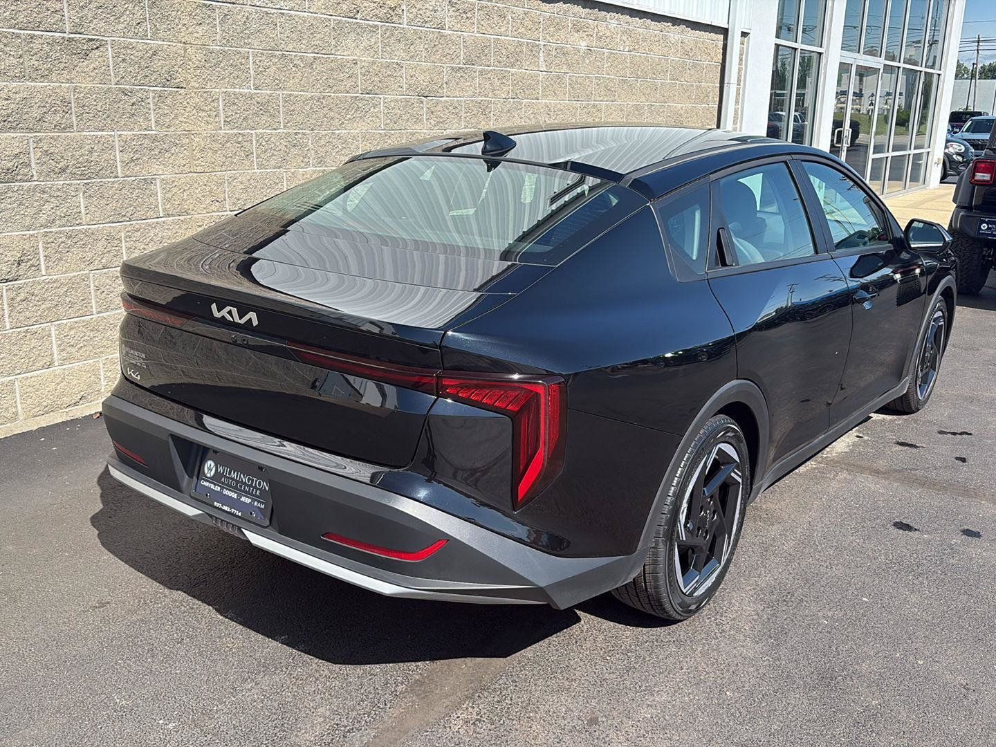 Used 2025 Kia K4 EX FWD image 3