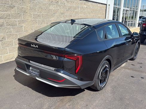 Used 2025 Kia K4 EX FWD image 3