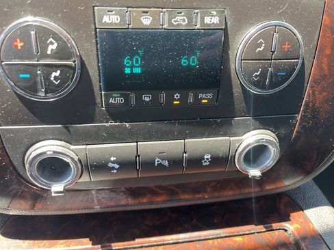 Used 2012 GMC Yukon XL Denali AWD/4WD image 21