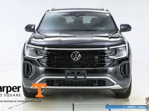 Used 2025 Volkswagen Atlas Cross Sport SE w/ Panoramic Sunroof Package image 55