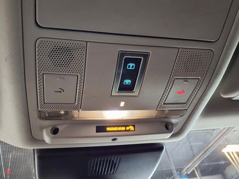 Used 2020 Jaguar E-PACE SE image 22