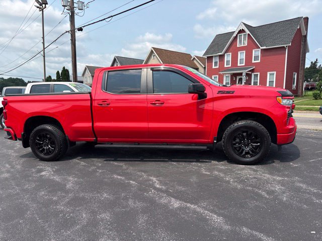 Used 2022 Chevrolet Silverado 1500 RST AWD/4WD image 3