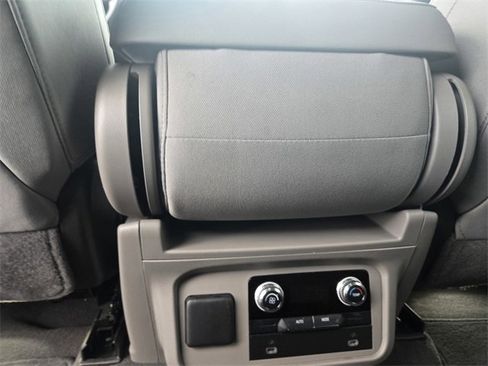 Used 2024 GMC Yukon SLE w/ Max Trailering Package image 15