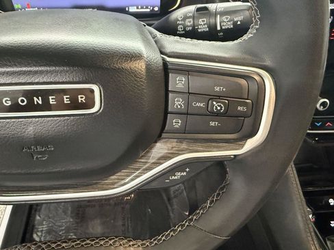 Used 2022 Jeep Wagoneer Series III image 24