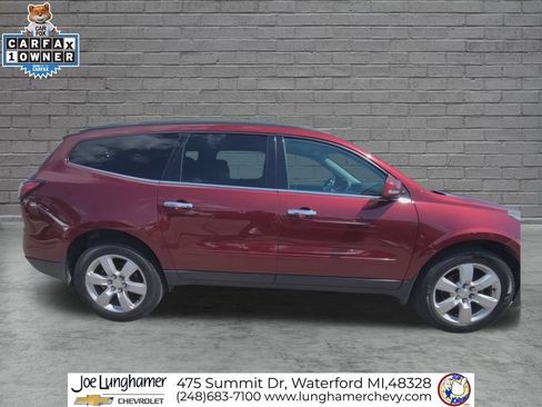 Certified 2017 Chevrolet Traverse LT w/ Style and Technology Package FWD image 10