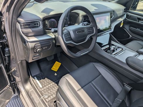 New 2025 Jeep Wagoneer Series III w/ Premium Group I image 9
