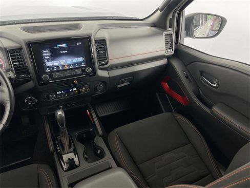 Used 2022 Nissan Frontier PRO-4X w/ Technology Package image 28