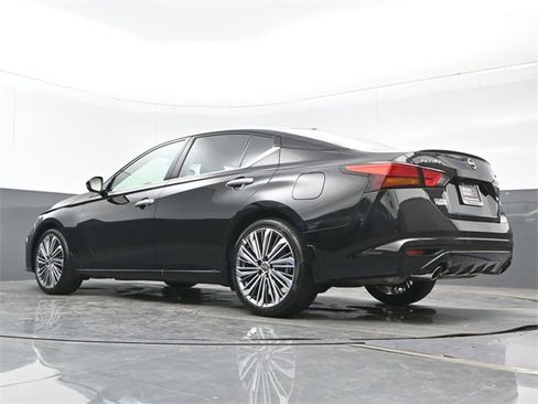 Certified 2025 Nissan Altima 2.5 SL image 22