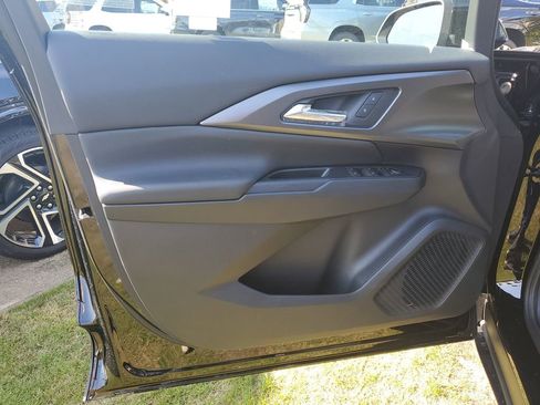 New 2026 Chevrolet Equinox EV LT image 18